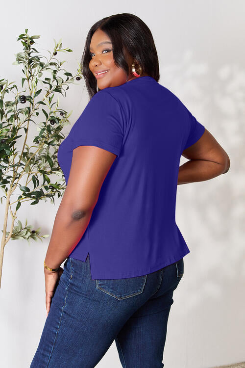 Classic Everyday Side-Slit Crewneck Tee – Soft & Breathable Comfort