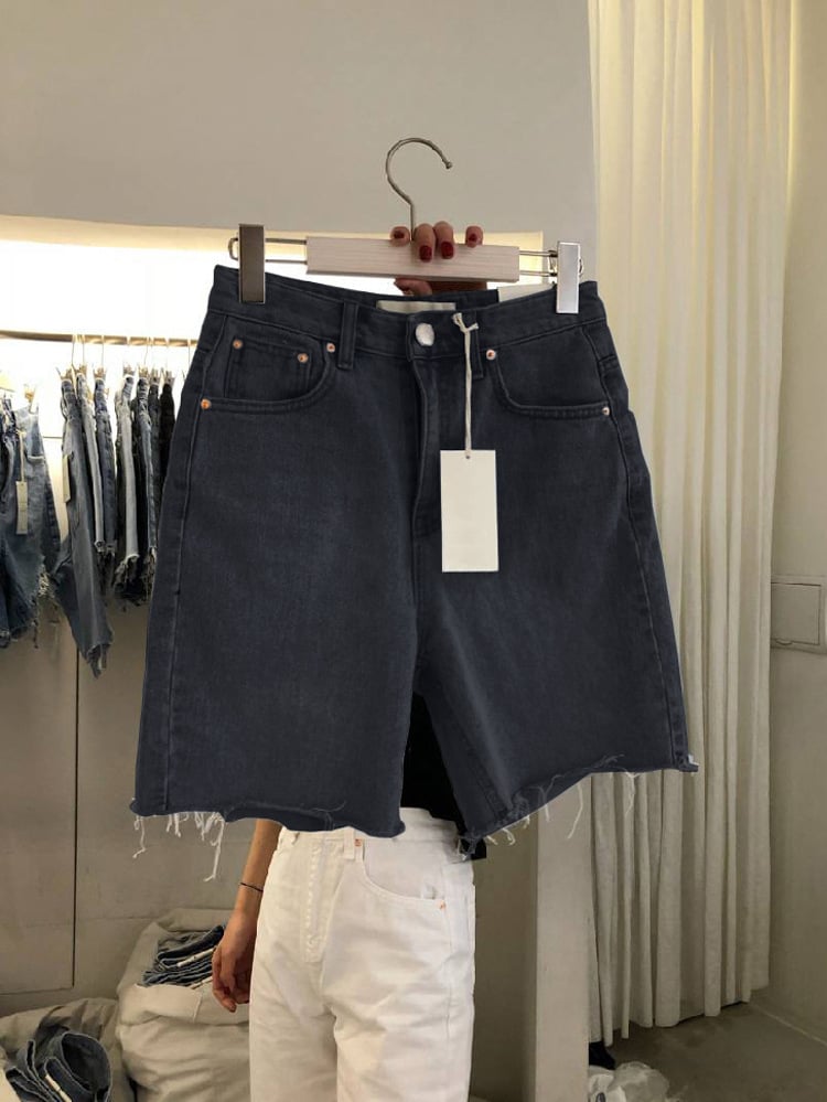Loose Casual Women's Five-Point Denim ShortsHigh-Waisted Raw Hem Denim Bermuda Shorts – Casual Vintage Wash
