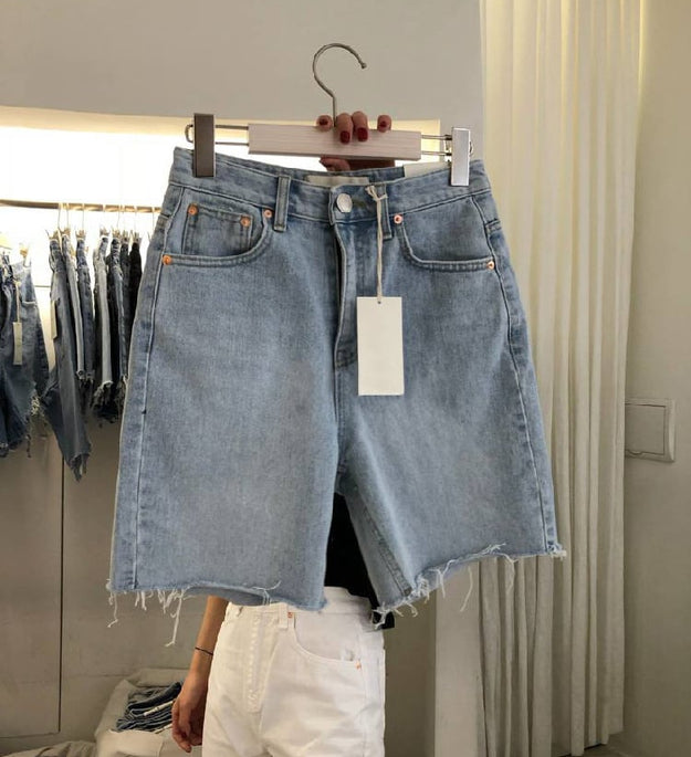 Loose Casual Women's Five-Point Denim ShortsHigh-Waisted Raw Hem Denim Bermuda Shorts – Casual Vintage Wash
