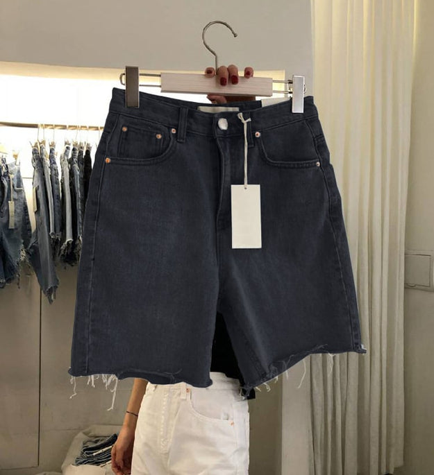 Loose Casual Women's Five-Point Denim ShortsHigh-Waisted Raw Hem Denim Bermuda Shorts – Casual Vintage Wash