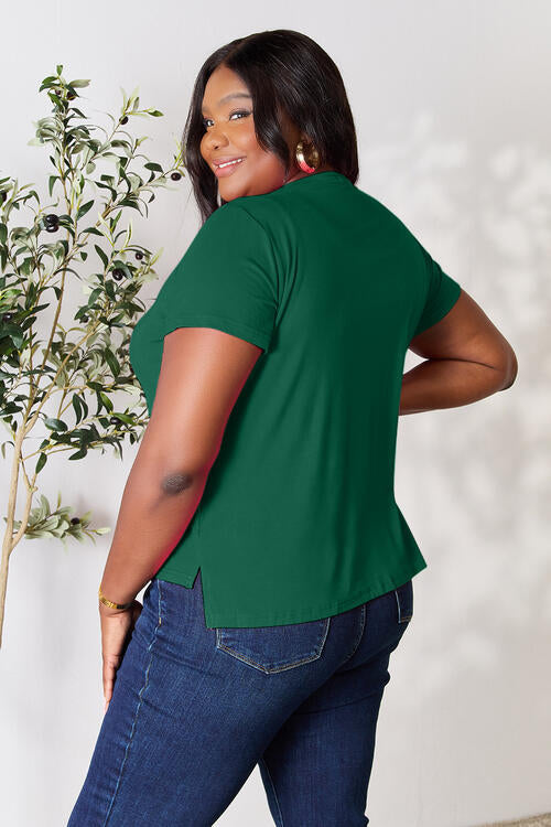 Classic Everyday Side-Slit Crewneck Tee – Soft & Breathable Comfort